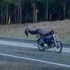 Otoyolda motosikletiyle tehlike saçtı Otoyolda motosikletiyle tehlike saçtı