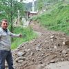 2 bin lirası ödenmeyince yolu kapattı 2 bin lirası ödenmeyince yolu kapattı