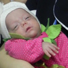 Parmak bebek yaşama tutundu Parmak bebek yaşama tutundu