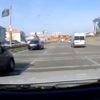 Trafikte yarışan aracın karıştığı kaza kamerada Trafikte yarışan aracın karıştığı kaza kamerada