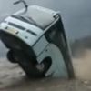 Hindistan’da nehir otobüsü yuttu