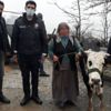 Hayvanı çalınan teyzenin yüzünü polis güldürdü Hayvanı çalınan teyzenin yüzünü polis güldürdü