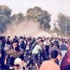 Macar polisinden mültecilere biber gazlı müdahale Macar polisinden mültecilere biber gazlı müdahale