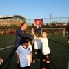 Başlama vuruşunu Çetin Akın yaptı, futbol şenliği ... Başlama vuruşunu Çetin Akın yaptı, futbol şenliği ...