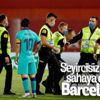 Seyircisiz maçta sahaya seyirci daldı Seyircisiz maçta sahaya seyirci daldı