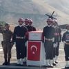 Hakkari'de şehit anne ile bebeği için tören düzenlendi