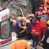 Kartal'da enkaz altında yakınlarının çıkarılmasını bekliyordu, kalp krizi geçirdi Kartal'da enkaz altında yakınlarının çıkarılmasını bekliyordu, kalp krizi geçirdi