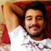 Otomobil tramvay durağına girdi Otomobil tramvay durağına girdi