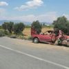 İzmir'de feci kaza! TIR otomobili metrelerce sürükledi...