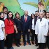 Binali Yıldırım, kanser hastası çocuklarla ziyaret etti Binali Yıldırım, kanser hastası çocuklarla ziyaret etti
