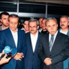 Bakanlar, bıçaklanan AK Parti adayını ziyaret etti Bakanlar, bıçaklanan AK Parti adayını ziyaret etti