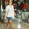 Hazal Kaya bebek alışverişinde Hazal Kaya bebek alışverişinde