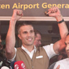 Robin van Persie imzayı attı! Saracoğlu yıkılıyor-CANLI SEYRET Robin van Persie imzayı attı! Saracoğlu yıkılıyor-CANLI SEYRET