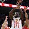 Ünlü basketbolcu antrenmanda kalbine yenildi Ünlü basketbolcu antrenmanda kalbine yenildi