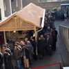 Elektrikteki "kayıp kaçak bedelini" geri almak için kuyruk oluşturdular Elektrikteki "kayıp kaçak bedelini" geri almak için kuyruk oluşturdular
