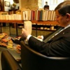 Davutoğlu kitap dükkanları gezdi Davutoğlu kitap dükkanları gezdi