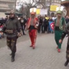 Yeniçeriler AKP binası önünde bordro yaktı Yeniçeriler AKP binası önünde bordro yaktı