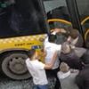 Otobüsün camını kırdılar! İçeri girip dövdüler! Otobüsün camını kırdılar! İçeri girip dövdüler!