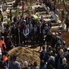 Şehit Savcı Kiraz dualarla toprağa verildi Şehit Savcı Kiraz dualarla toprağa verildi