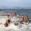 İstanbullular sahillere akın etti İstanbullular sahillere akın etti