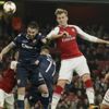Arsenal turu kaptı