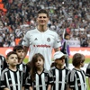 "Mario Gomez gitme"