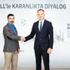 Karanlıkta Diyalog’a Turkcell desteği Karanlıkta Diyalog’a Turkcell desteği