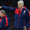 Wenger'den, MANU'nun transferine taş