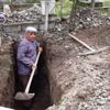 Ölmeden mezarını kazdı! Gerekçesi şaşkınlık yarattı Ölmeden mezarını kazdı! Gerekçesi şaşkınlık yarattı