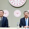 Sağlık Bakanı Koca ve Milli Eğitim Bakanı Selçuk açıklama yapıyor Sağlık Bakanı Koca ve Milli Eğitim Bakanı Selçuk açıklama yapıyor