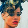 Rihanna'nın ikinci tişört zaferi Rihanna'nın ikinci tişört zaferi