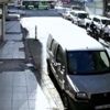 Motorlu saldırgan kadın öğretmeni tekmeleyerek bayılttı
