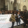 Üniversite Pof. Dr. Raşit Tükel için ayakta Üniversite Pof. Dr. Raşit Tükel için ayakta