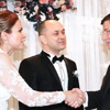 Davutoğlu'ndan Başkanlara: Oy vermedi diye vatandaşa küsmeyin