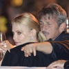 Theron ve Penn çifti aşk tazeledi