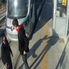 Kendisini uyaran güvenlik görevlisini bıçakladı Kendisini uyaran güvenlik görevlisini bıçakladı