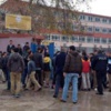 Lise öğrencileri polisi taşladı Lise öğrencileri polisi taşladı