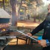 Diriliş Ertuğrul oyuncusu kılıçla döner kesti Diriliş Ertuğrul oyuncusu kılıçla döner kesti
