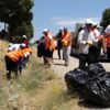 Van Gölü nün Tatvan sahilinde çöp toplama kampanyası Van Gölü nün Tatvan sahilinde çöp toplama kampanyası