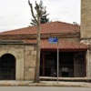 Öldürdüğü kızının mezarı başında gözyaşı dökmüş Öldürdüğü kızının mezarı başında gözyaşı dökmüş