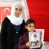 HDP önündeki ailelerin evlat nöbeti 205 inci gününde HDP önündeki ailelerin evlat nöbeti 205 inci gününde