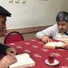Kitap okuyana çay ve kahve bedava Kitap okuyana çay ve kahve bedava