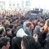 Van'da silahlı kocaya linç girişimi