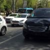 Lise öğrencilerine yaya geçidinde minibüs çarptı Lise öğrencilerine yaya geçidinde minibüs çarptı