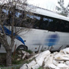 Yolcu otobüsü yan yattı Yolcu otobüsü yan yattı