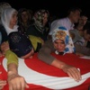 Şehit Er Medet Mat'in Cenazesi, Ailesinin İsteğiyle Gece Toprağa Verildi Şehit Er Medet Mat'in Cenazesi, Ailesinin İsteğiyle Gece Toprağa Verildi