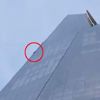Shard: Londra'da kimliği belirsiz bir kişi halatsız İngiltere'nin en yüksek binasına tırmandı Shard: Londra'da kimliği belirsiz bir kişi halatsız İngiltere'nin en yüksek binasına tırmandı