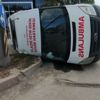 Otomobilin çarptığı ambulans devrildi; koronavirüs hastası yaralandı Otomobilin çarptığı ambulans devrildi; koronavirüs hastası yaralandı
