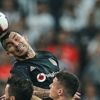Medel ayakta alkışlandı Medel ayakta alkışlandı