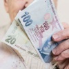 Emeklileri sevinderecek haber, Bayramdan önce zamlı maaş hesapta!